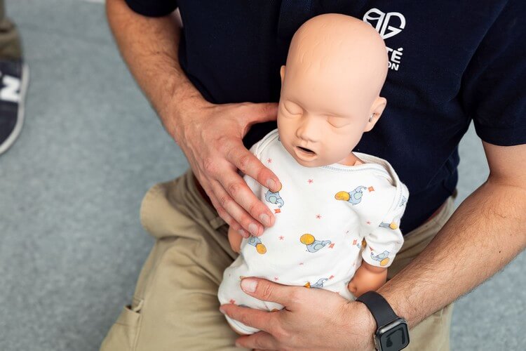 Formation secours petite enfance à Mont de Marsan dans les Landes